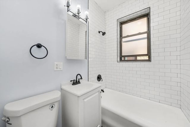 5135 S blackstone Avenue 305, Chicago, IL 60615
