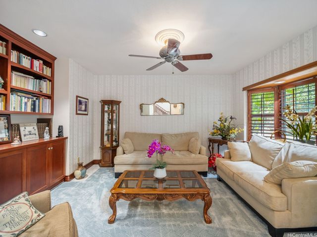 59-11 Kamehameha Highway B, Haleiwa, HI 96712