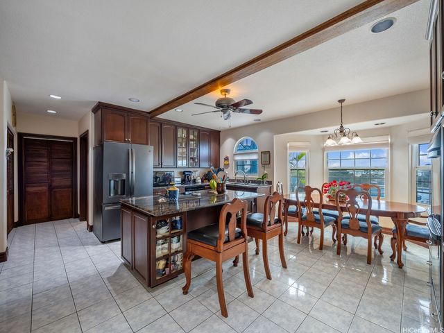 59-11 Kamehameha Highway B, Haleiwa, HI 96712