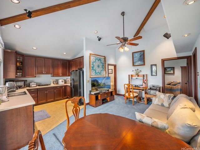 59-11 Kamehameha Highway B, Haleiwa, HI 96712