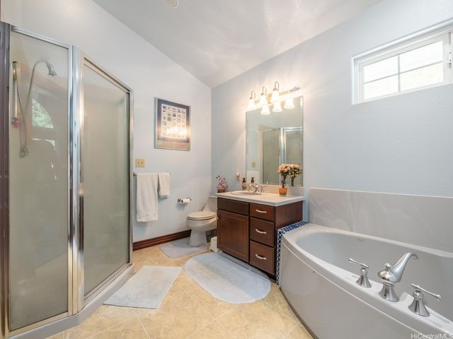 59-11 Kamehameha Highway B, Haleiwa, HI 96712