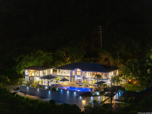 59-11 Kamehameha Highway B, Haleiwa, HI 96712