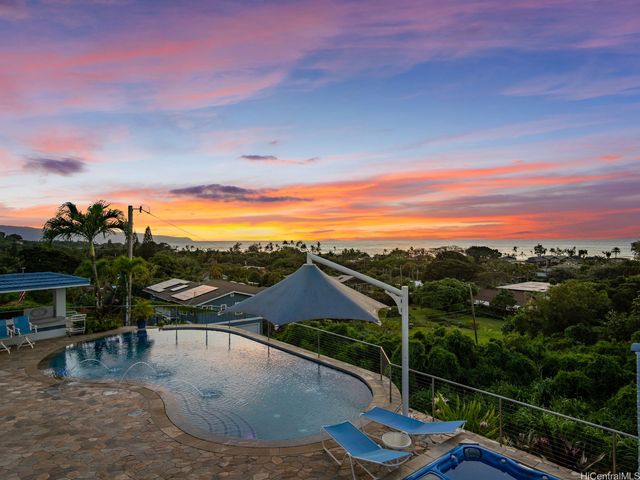 59-11 Kamehameha Highway B, Haleiwa, HI 96712