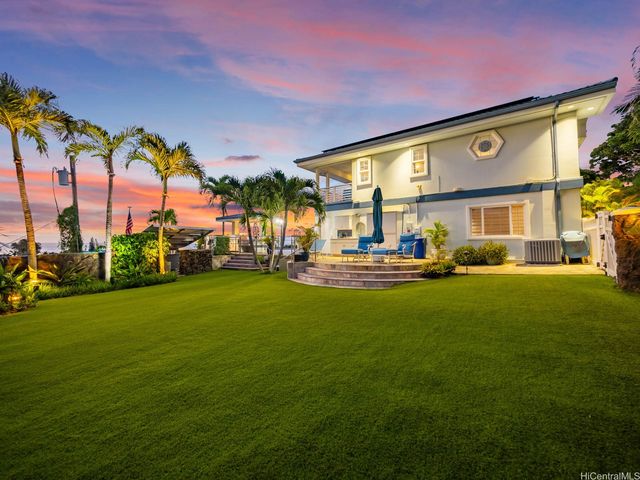 59-11 Kamehameha Highway B, Haleiwa, HI 96712