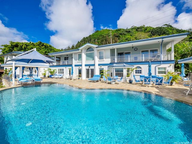 59-11 Kamehameha Highway B, Haleiwa, HI 96712