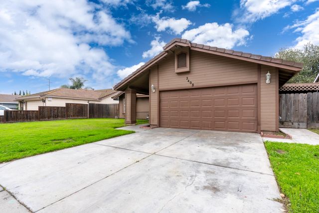 2408 Beatrice Ln, Modesto, CA 95355