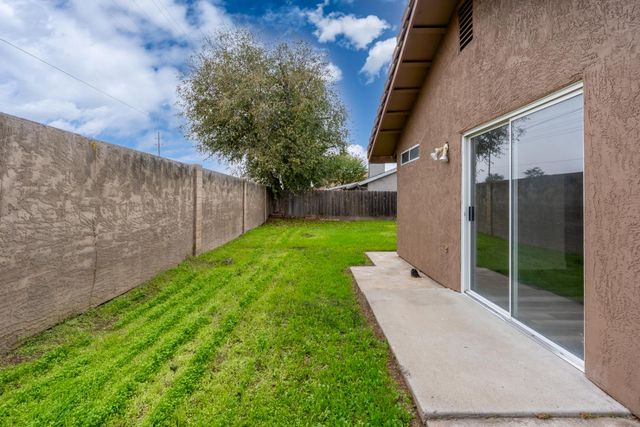 2408 Beatrice Ln, Modesto, CA 95355