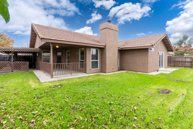 2408 Beatrice Ln, Modesto, CA 95355