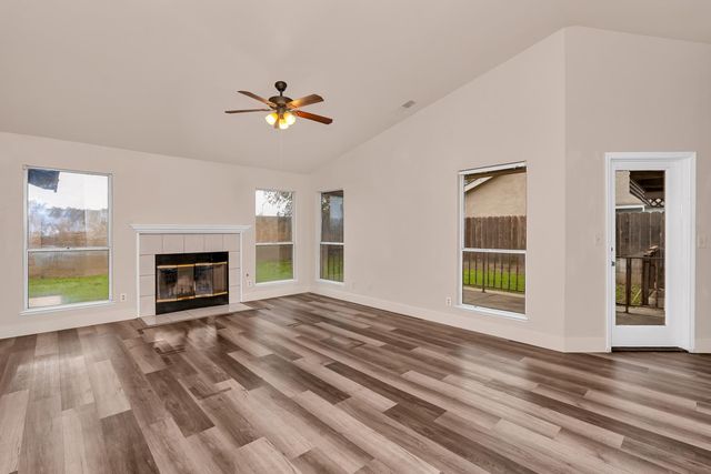 2408 Beatrice Ln, Modesto, CA 95355