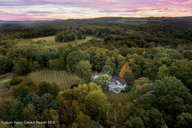 406 Shunpike, Millbrook, NY 12545