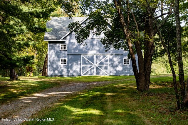 406 Shunpike, Millbrook, NY 12545
