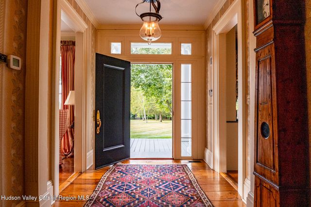 406 Shunpike, Millbrook, NY 12545