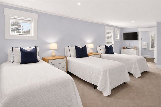 125 Wianno Circle, Barnstable, MA 02655