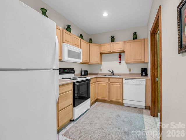 556 Quail Ridge Boulevard, Lake Lure, NC 28746