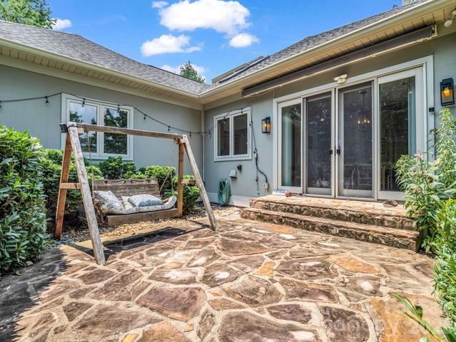 556 Quail Ridge Boulevard, Lake Lure, NC 28746