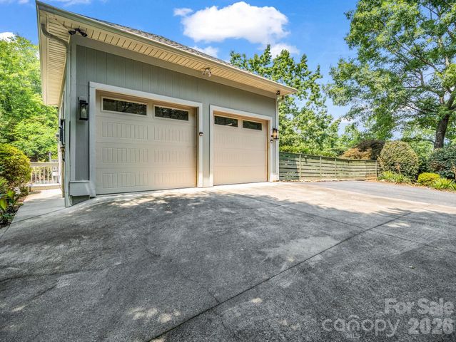 556 Quail Ridge Boulevard, Lake Lure, NC 28746