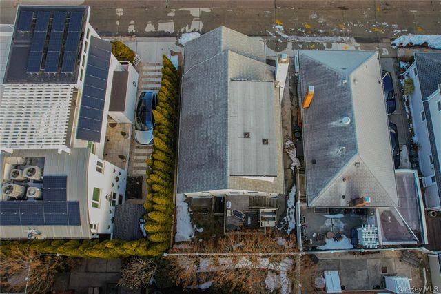 105 Baldwin Avenue, Point Lookout, NY 11569