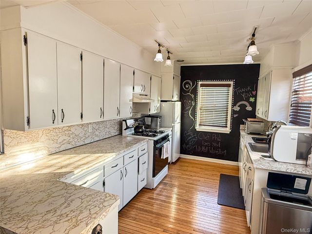 105 Baldwin Avenue, Point Lookout, NY 11569