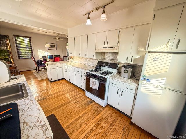 105 Baldwin Avenue, Point Lookout, NY 11569