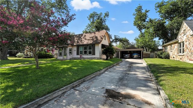 813 Bismark Street, Seguin, TX 78155