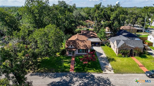 813 Bismark Street, Seguin, TX 78155