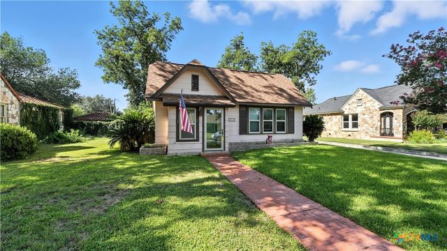 813 Bismark Street, Seguin, TX 78155
