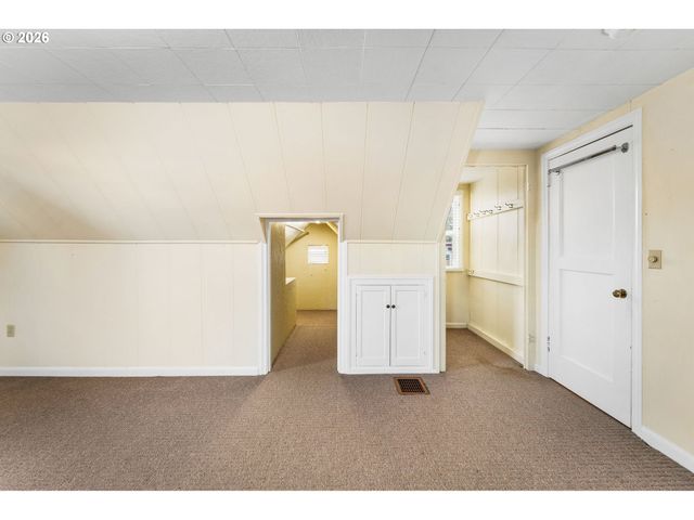 107 E 35TH St, Vancouver, WA 98663