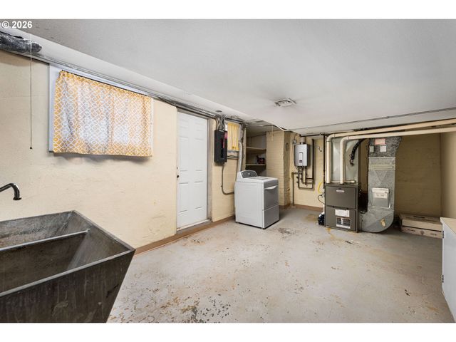 107 E 35TH St, Vancouver, WA 98663