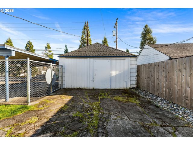 107 E 35TH St, Vancouver, WA 98663