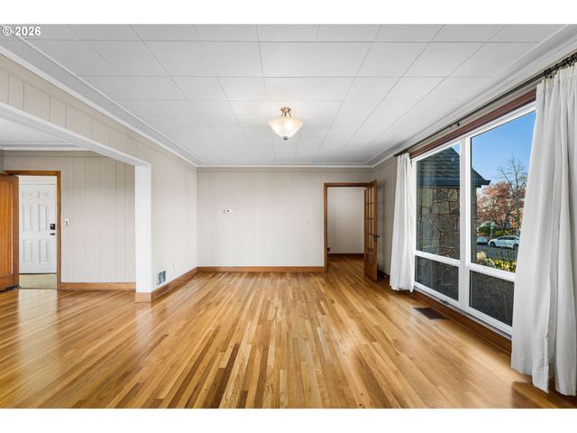 107 E 35TH St, Vancouver, WA 98663