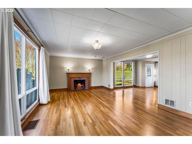 107 E 35TH St, Vancouver, WA 98663