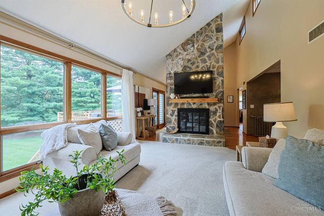 2940 Timberview Drive, Green Twp, OH 45211