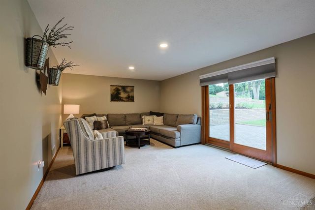 2940 Timberview Drive, Green Twp, OH 45211