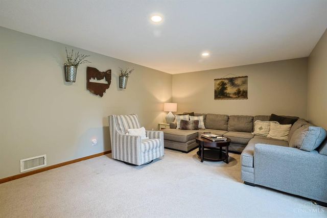 2940 Timberview Drive, Green Twp, OH 45211