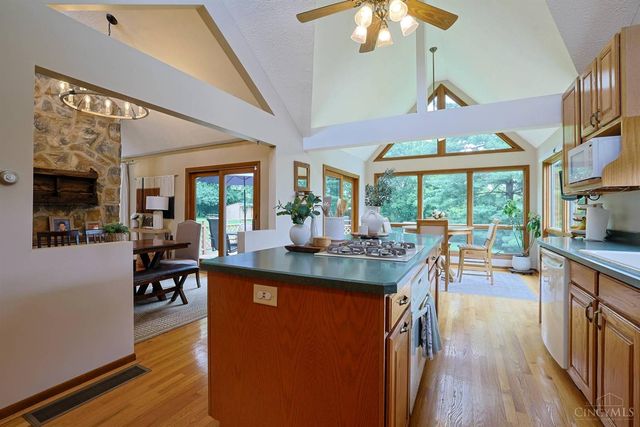 2940 Timberview Drive, Green Twp, OH 45211