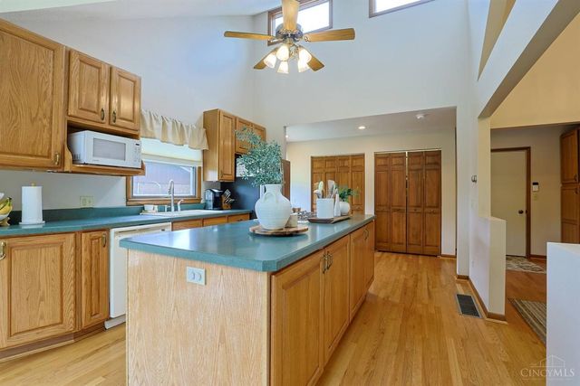 2940 Timberview Drive, Green Twp, OH 45211
