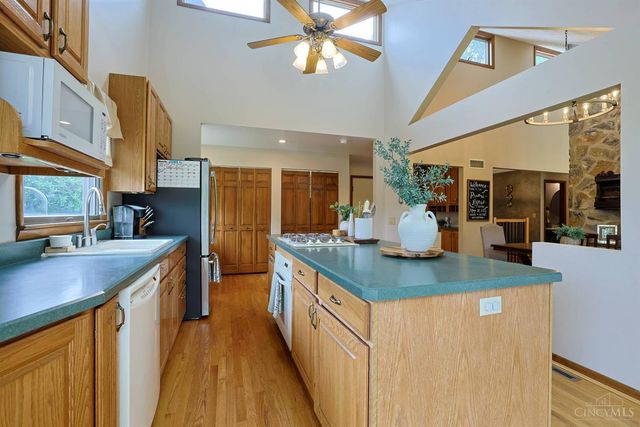 2940 Timberview Drive, Green Twp, OH 45211