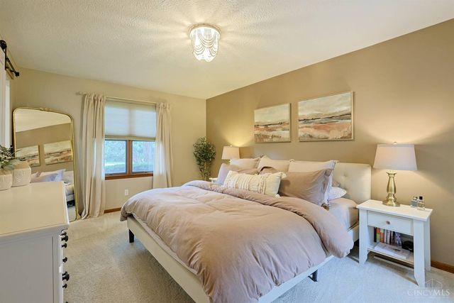 2940 Timberview Drive, Green Twp, OH 45211