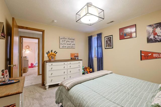 2940 Timberview Drive, Green Twp, OH 45211