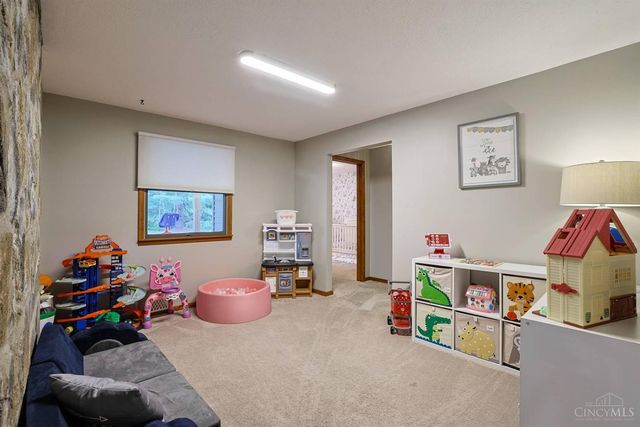 2940 Timberview Drive, Green Twp, OH 45211