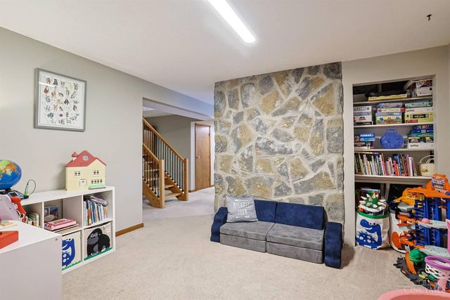 2940 Timberview Drive, Green Twp, OH 45211