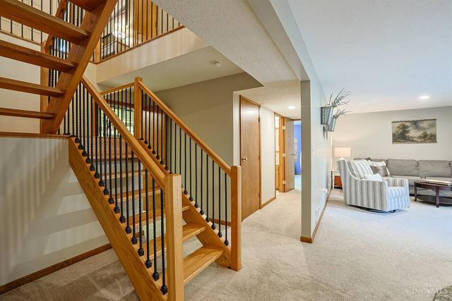 2940 Timberview Drive, Green Twp, OH 45211