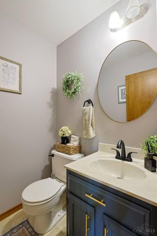 2940 Timberview Drive, Green Twp, OH 45211