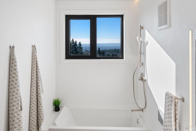 17940 Escalon Dr, Sonoma, CA 95476