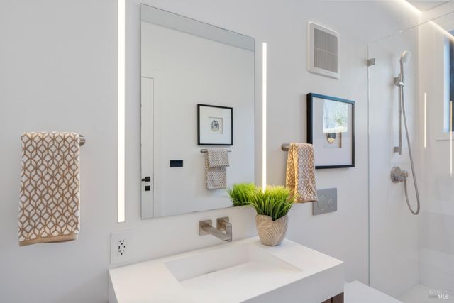 17940 Escalon Dr, Sonoma, CA 95476