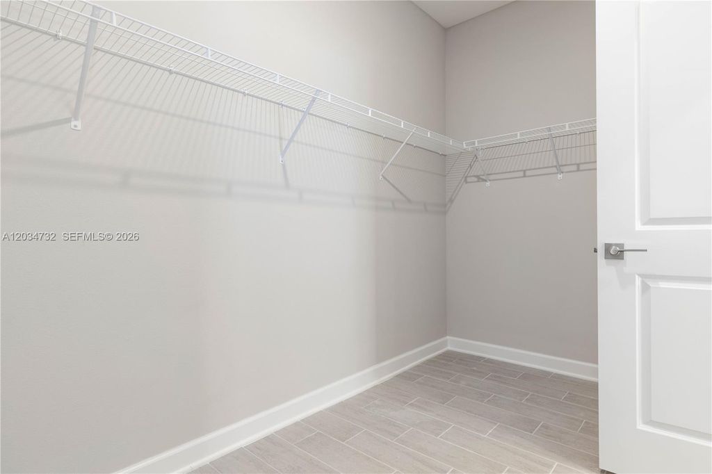 Image 14 of property listing at 885 TALMADGE AVE SE, Palm Bay, FL 32909