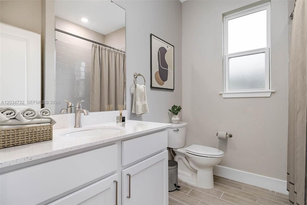 Image 19 of property listing at 885 TALMADGE AVE SE, Palm Bay, FL 32909