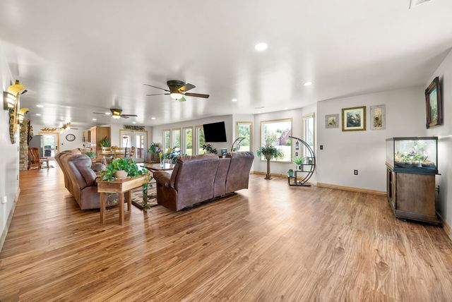 4139 Ashland City Rd, Clarksville, TN 37043