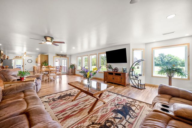 4139 Ashland City Rd, Clarksville, TN 37043