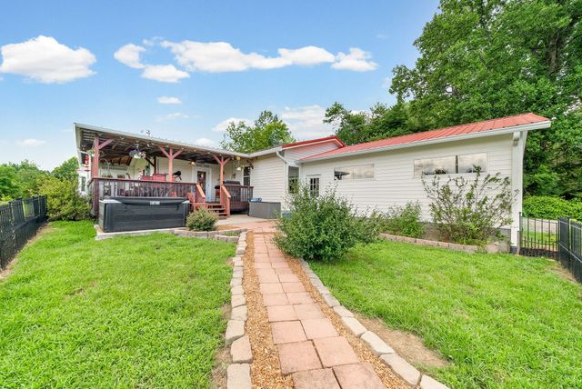 4139 Ashland City Rd, Clarksville, TN 37043